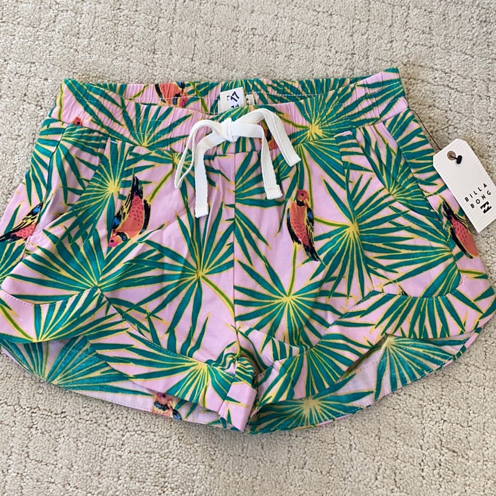 New with tags Girls billabong shorts